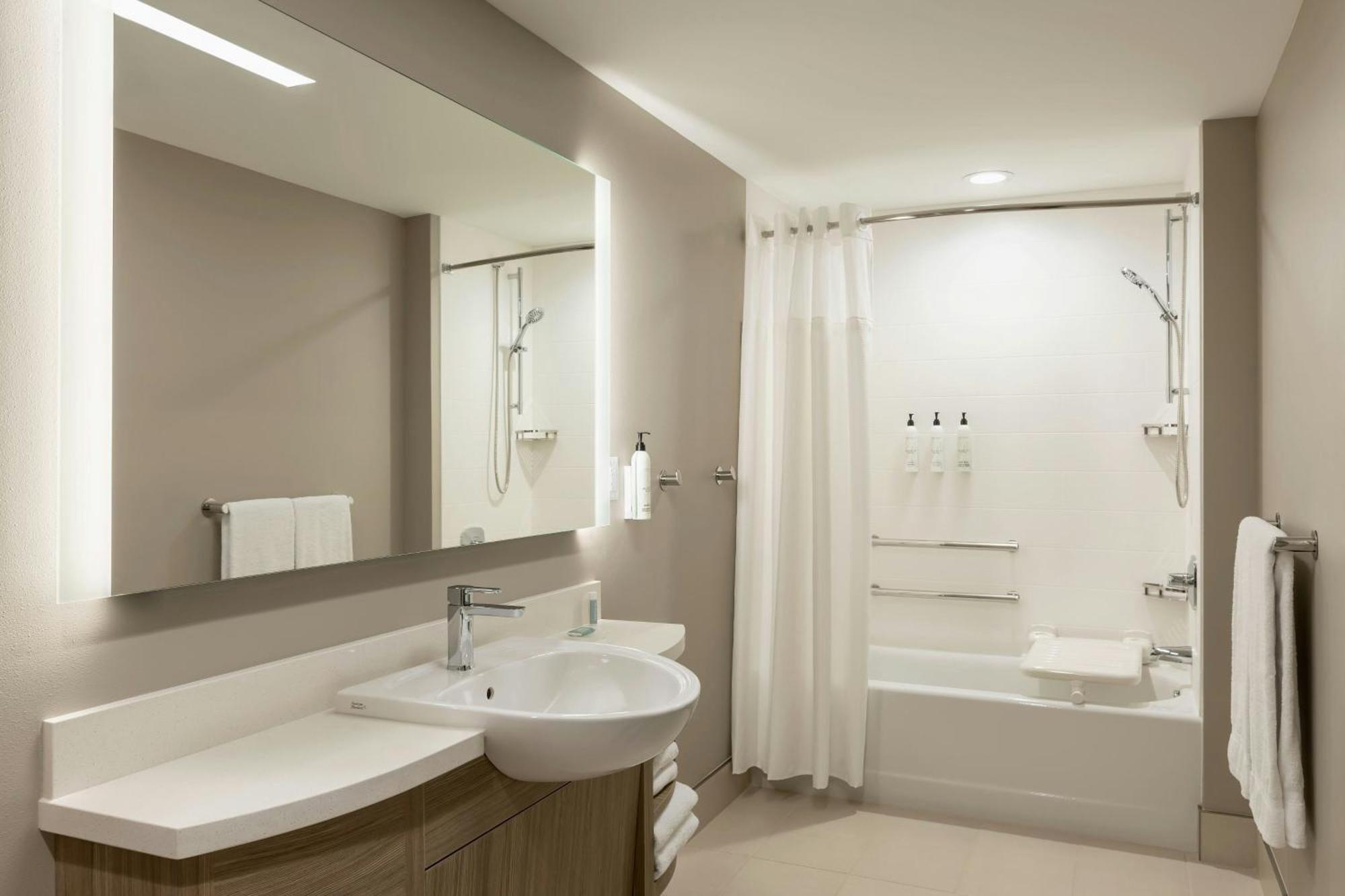 Springhill Suites By Marriott Fargo Exterior foto